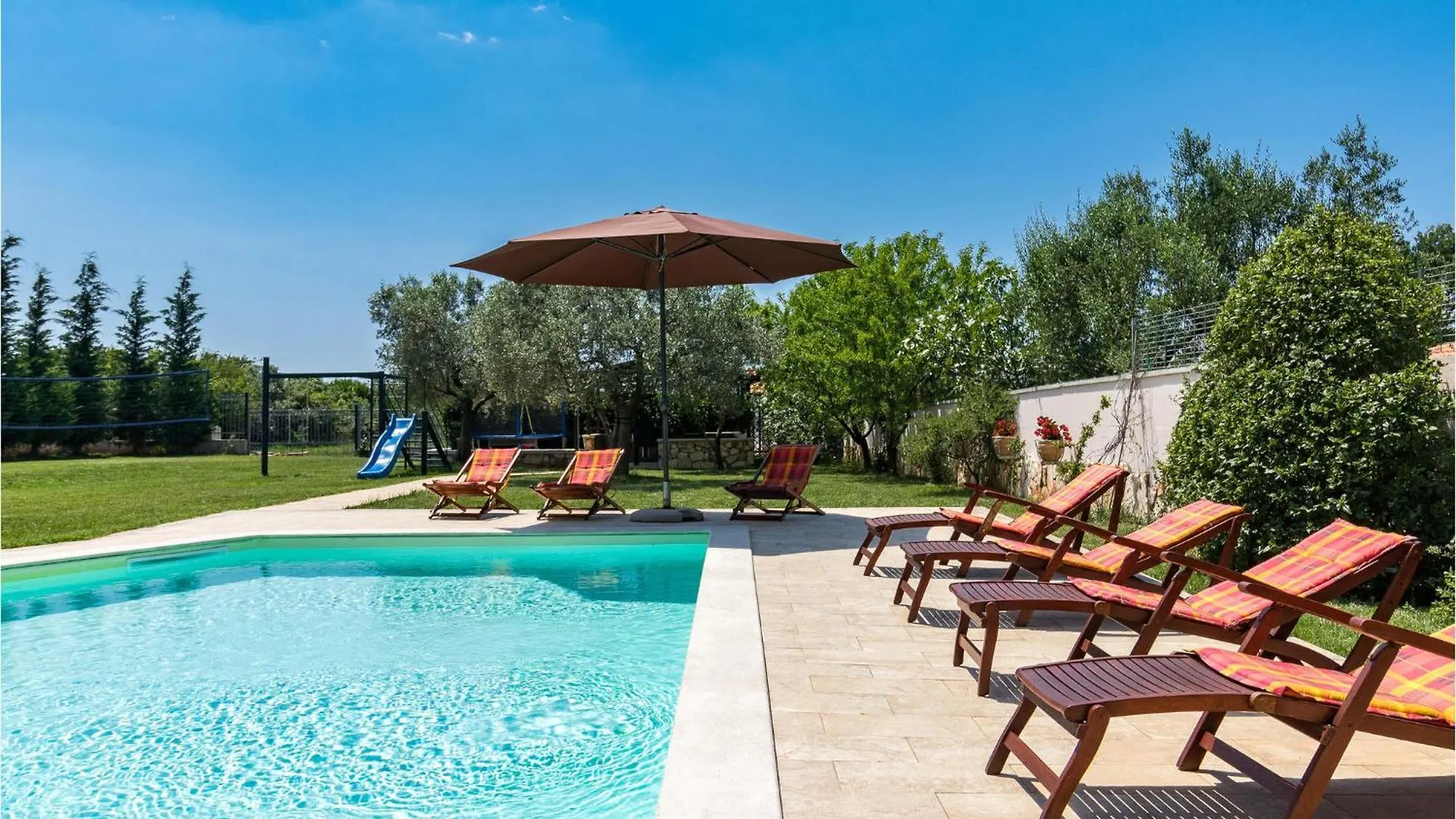 Holiday home 6 Bedroom Awesome Home In Pula Fondole