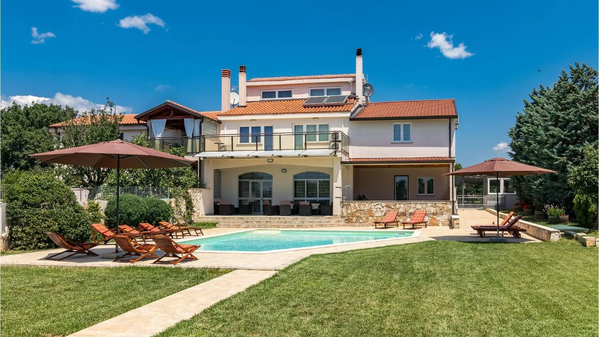 6 Bedroom Awesome Home In Pula Fondole