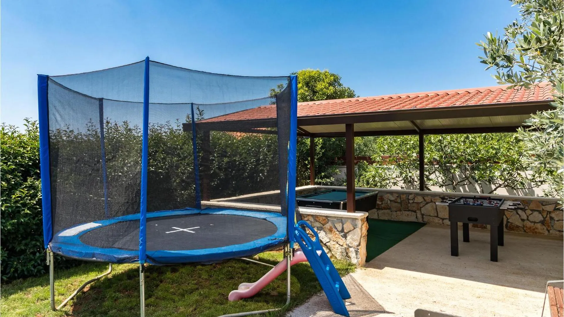 Holiday home 6 Bedroom Awesome Home In Pula Fondole