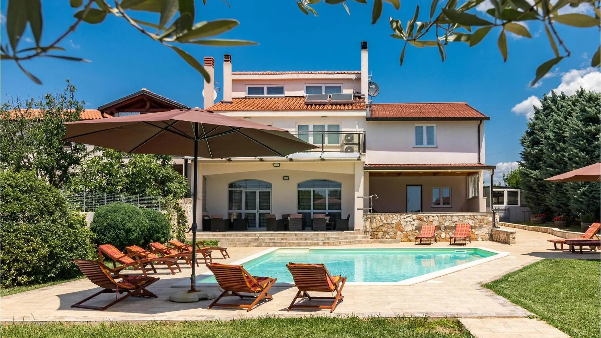 Holiday home 6 Bedroom Awesome Home In Pula Fondole Croatia