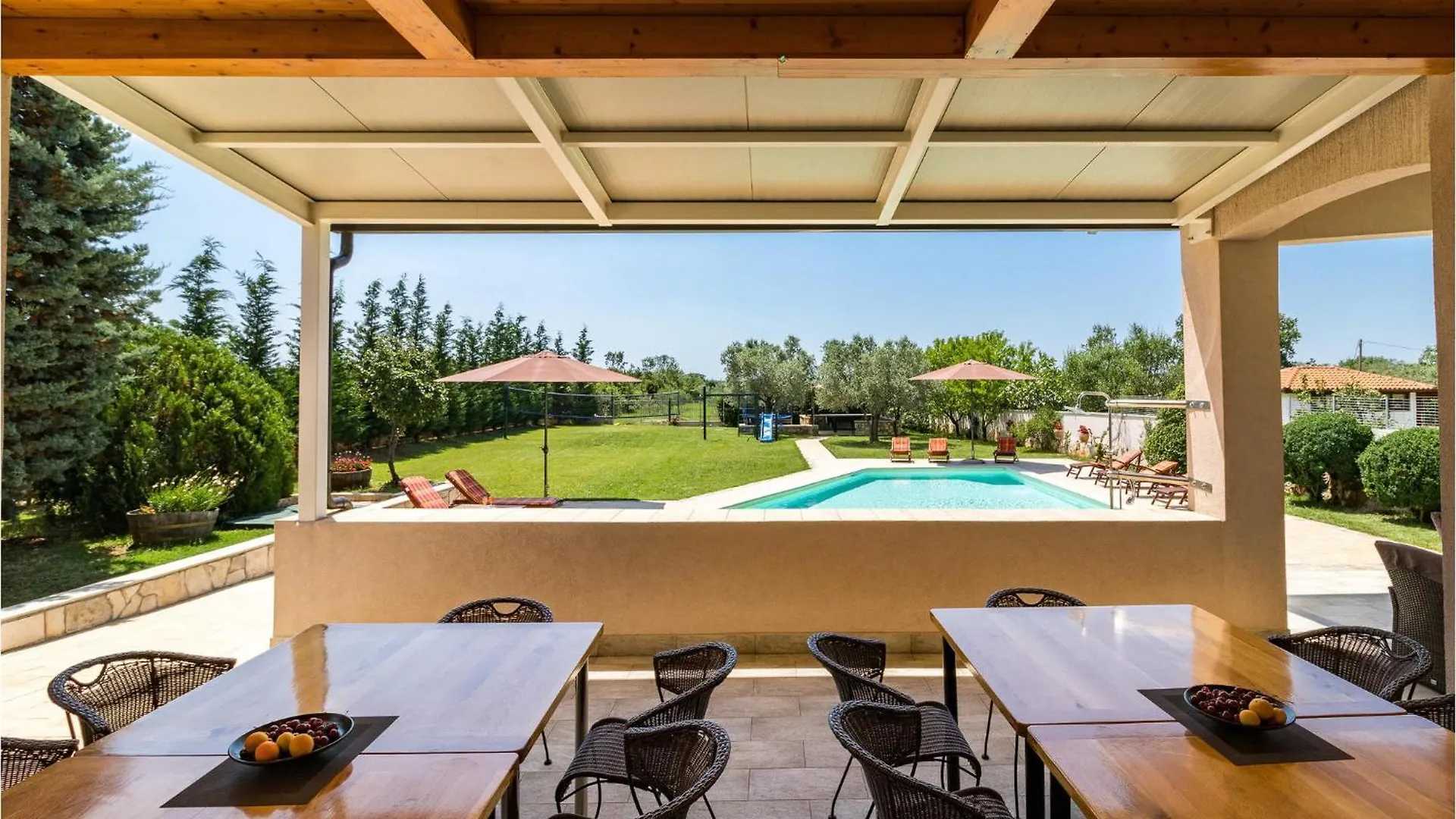Holiday home 6 Bedroom Awesome Home In Pula Fondole