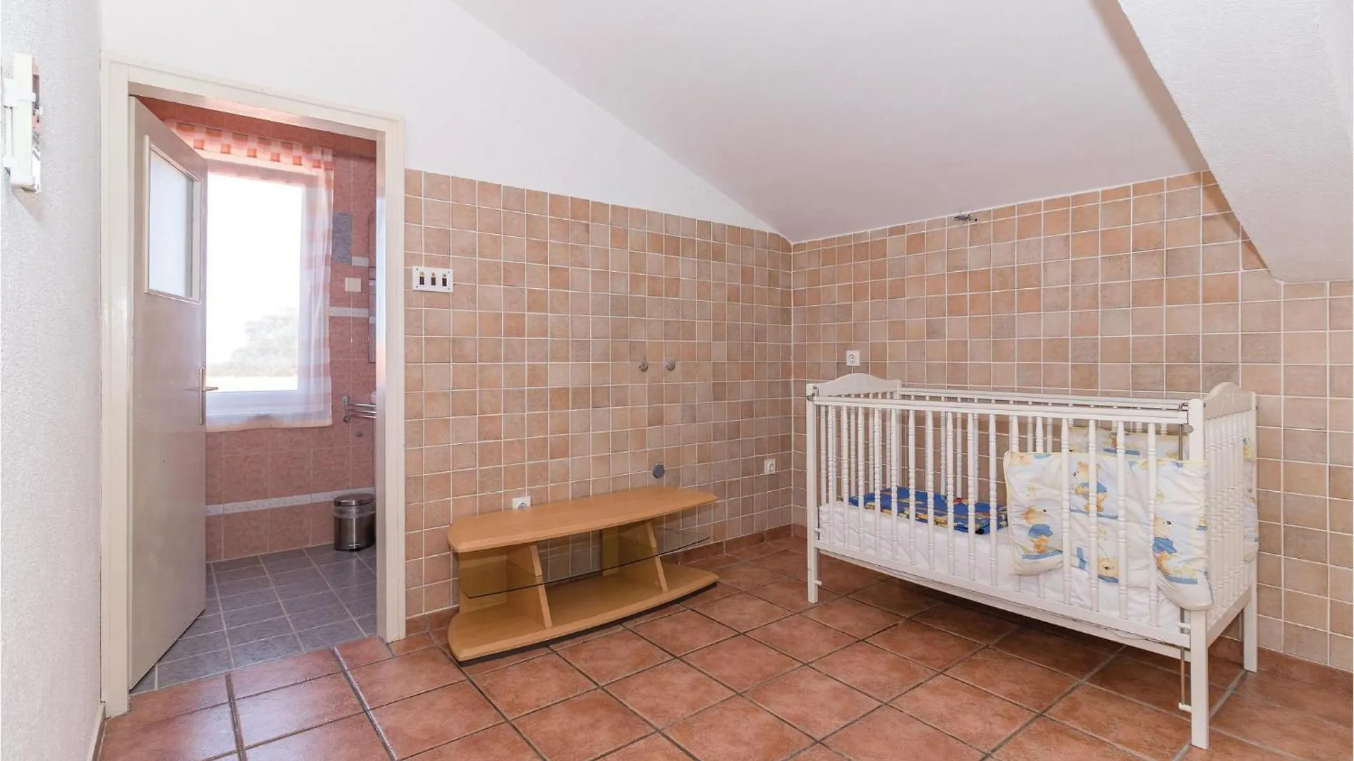 6 Bedroom Awesome Home In Pula Fondole