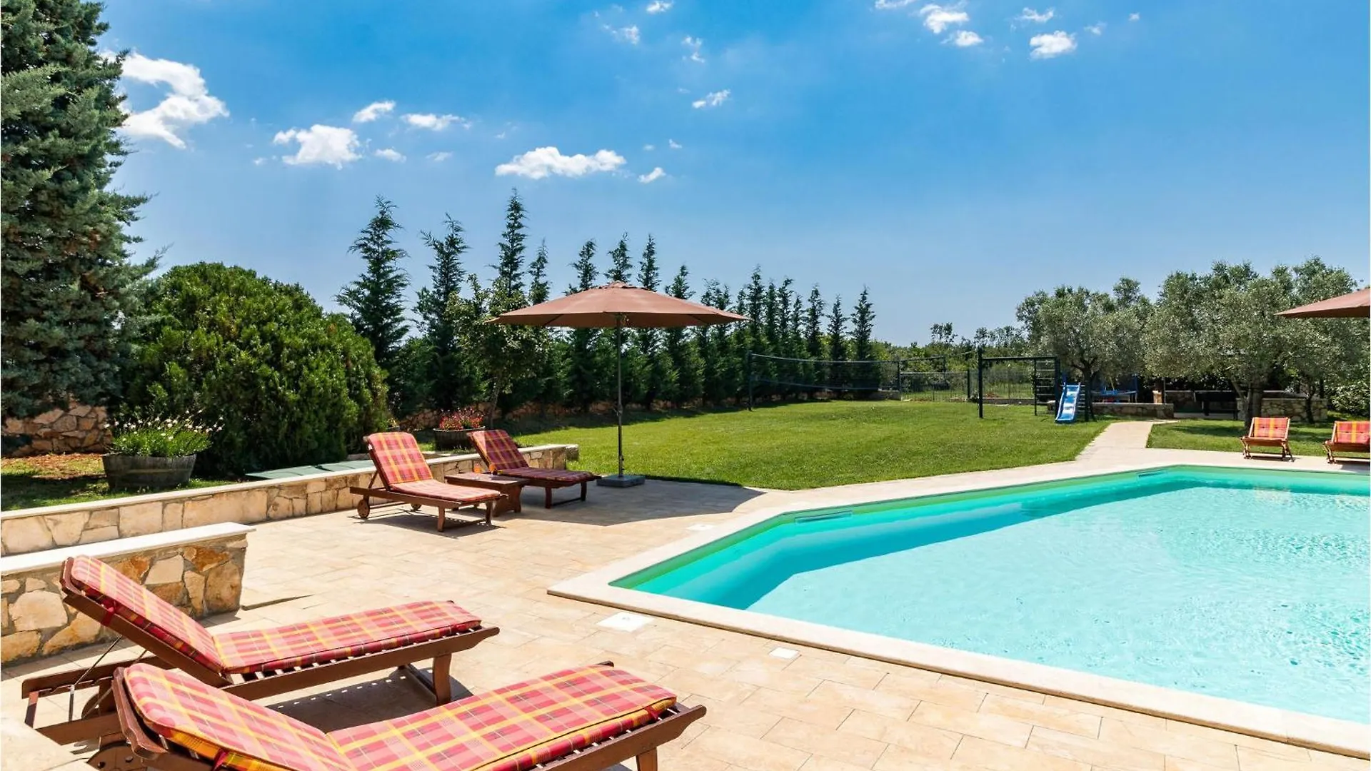 6 Bedroom Awesome Home In Pula Fondole