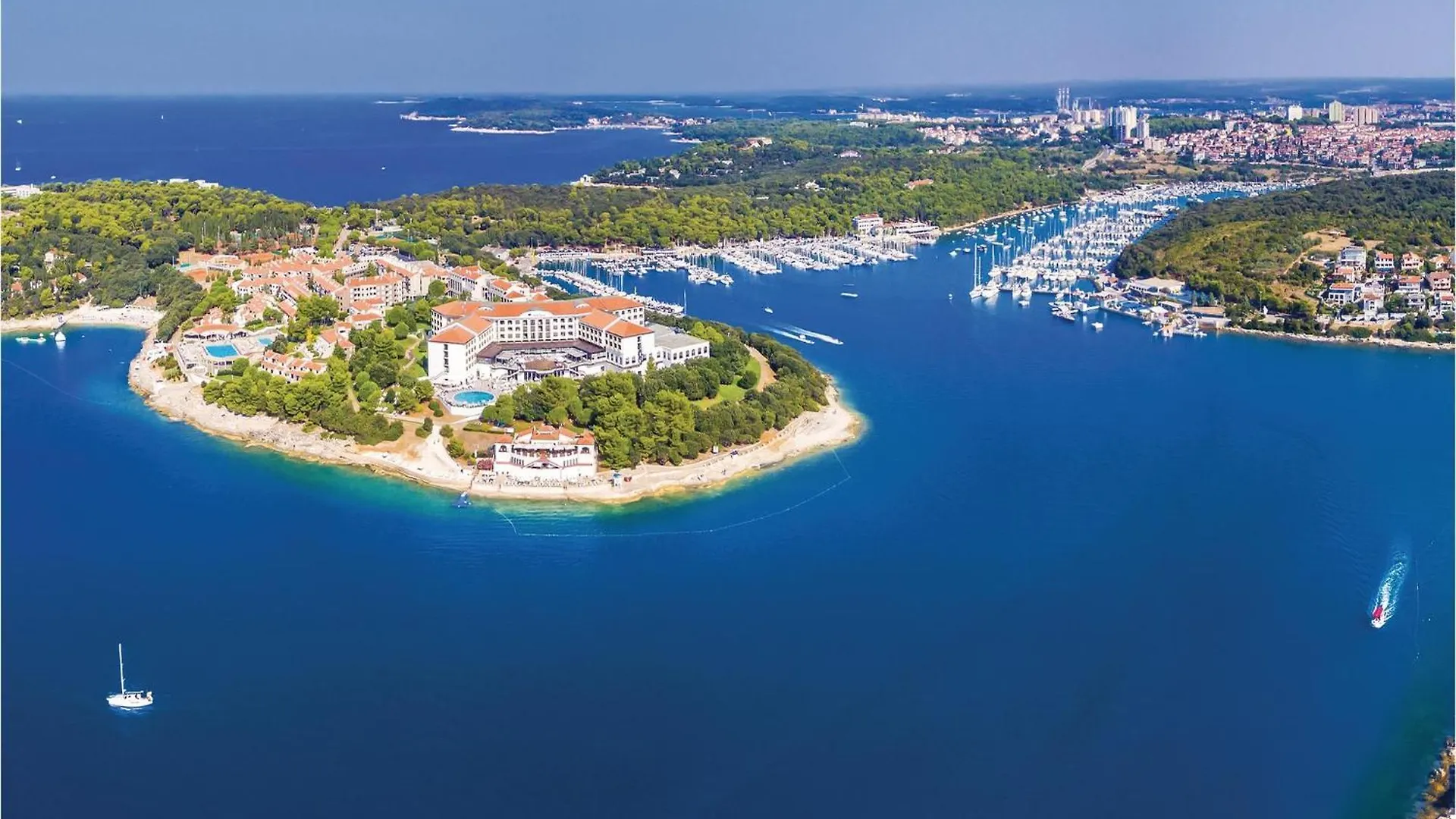 6 Bedroom Awesome Home In Pula Fondole